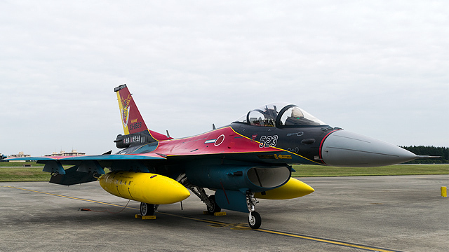 F-2A 60周年記念塗装