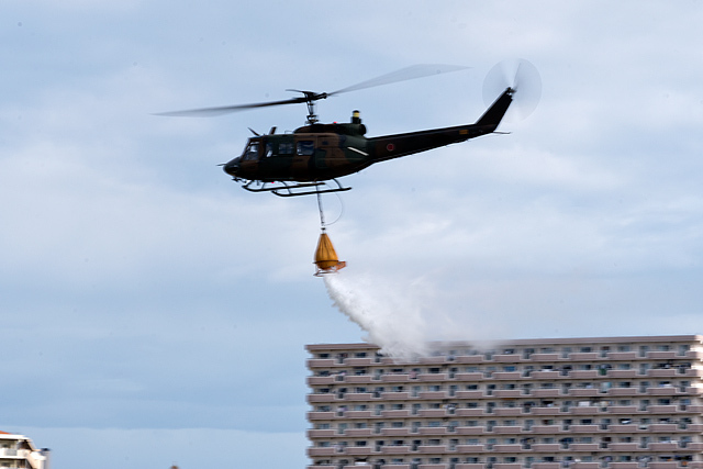 陸自 UH-1