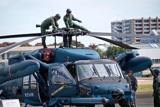 UH-60