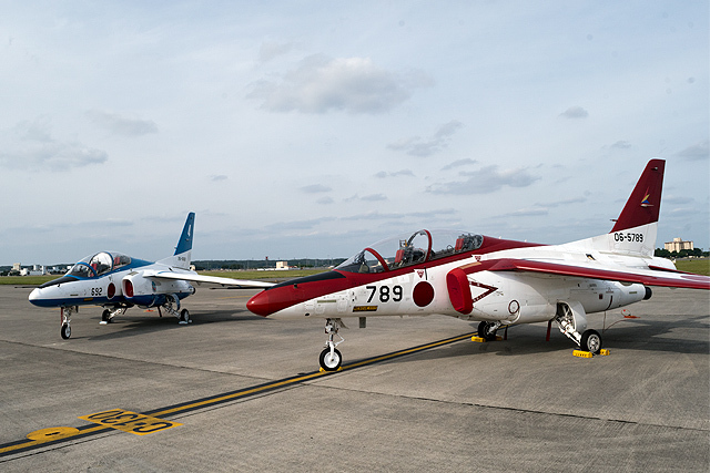 T-4 赤ドルフィンと青ドルフィン